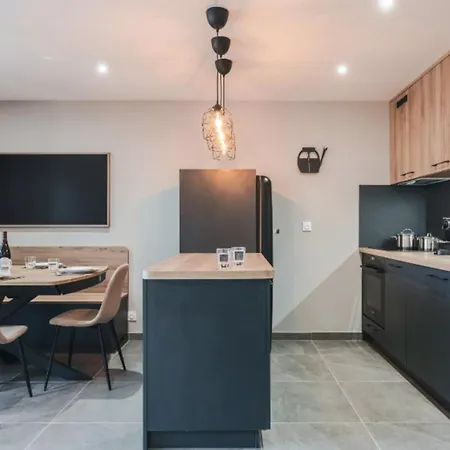 7p Flat With Balcony & Parking Chamonix